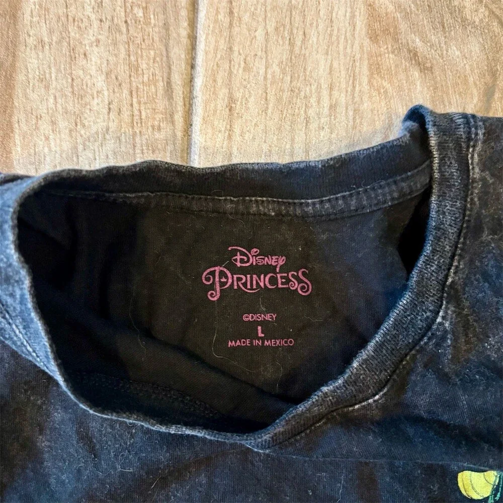 Disney Princess Graphic T-Shirt Girls Size L Black Friends Make